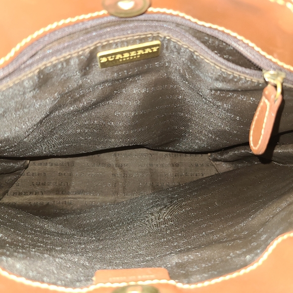 Burberry bag and matching wallet - Picture 3 of 3